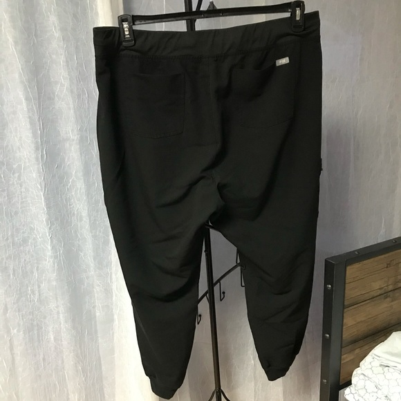 Figs Zamora Jogger Scrub Pants - Picture 2 of 3